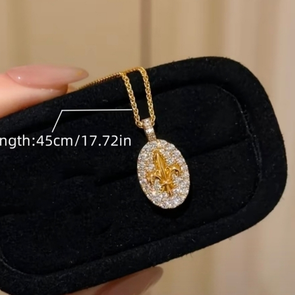 18k Gold Plated Fleur-de-Lis Pendant Necklace - Picture 3 of 7